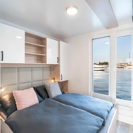 Exclusive Houseboat Directly In The Marina 3*