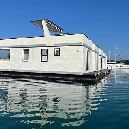 Exclusive Houseboat Directly In The Marina 3* Novigrad Istria