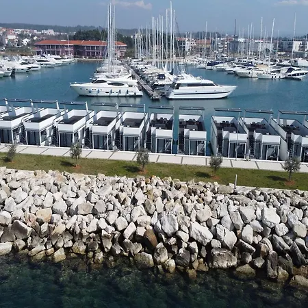 Exclusive Houseboat Directly In The Marina Botel 3*