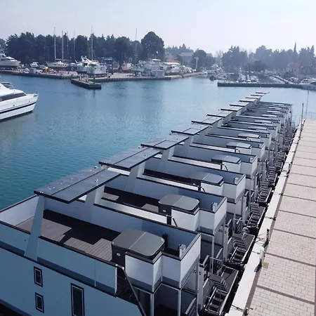 Exclusive Houseboat Directly In The Marina Botel 3*